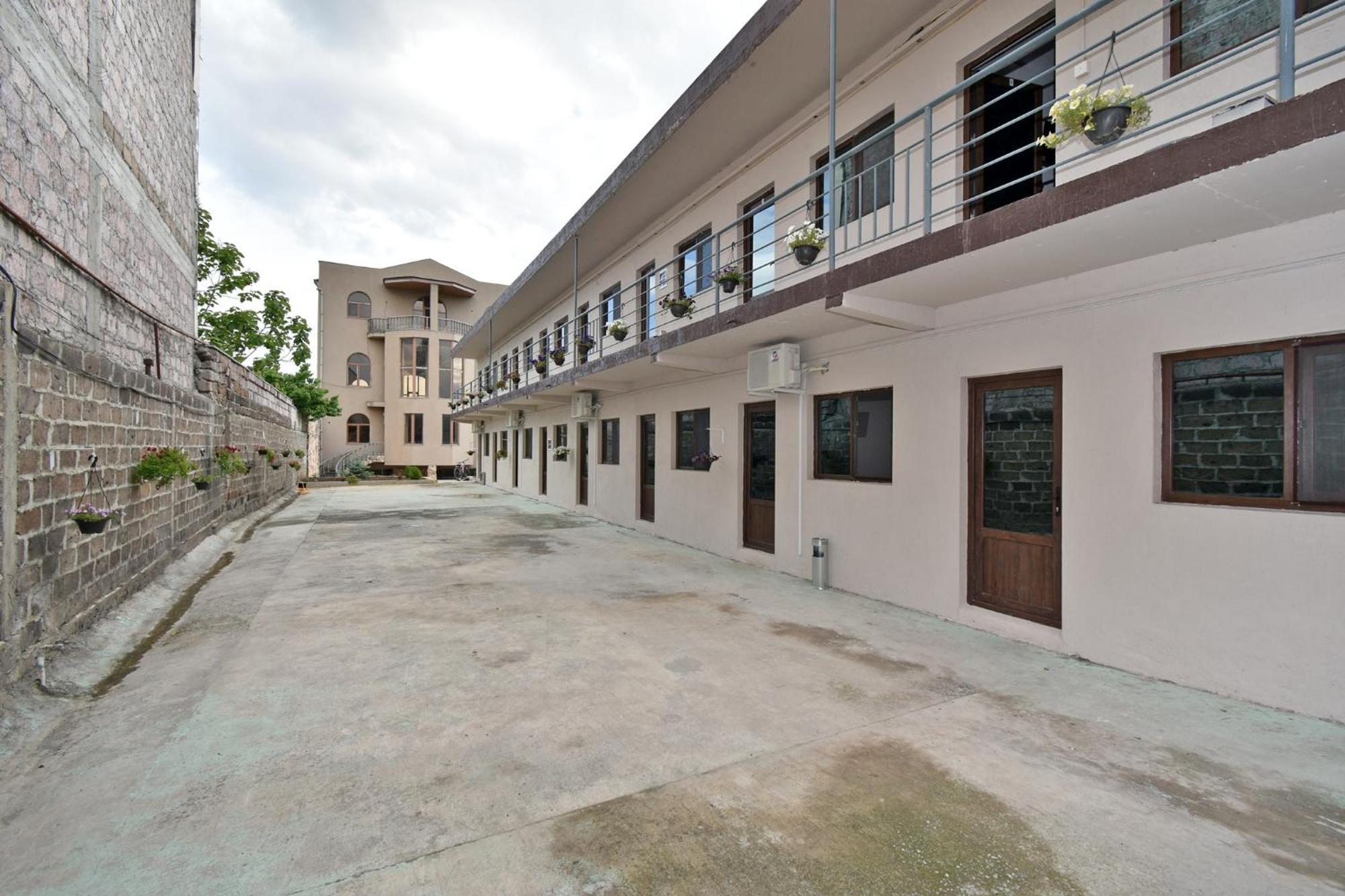 Sirik Hotel Armavir Ngoại thất bức ảnh